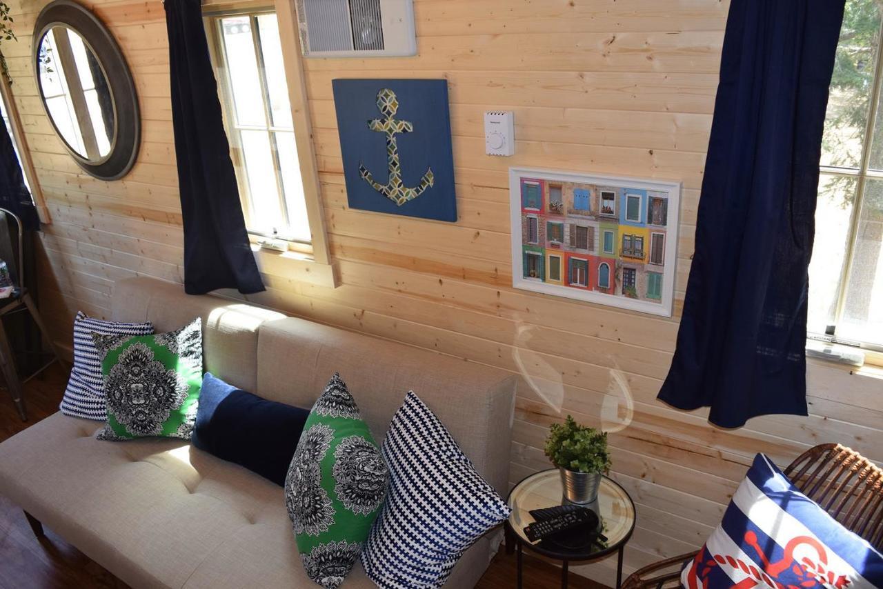 Tuxbury Pond Camping Resort Tiny House Murphy South Hampton Exterior photo